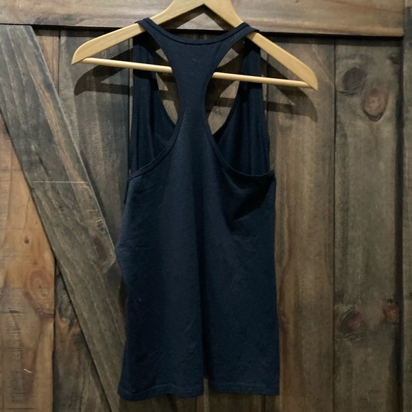 Nike Top, size Large but fits more as Medium - Picture 4 of 4